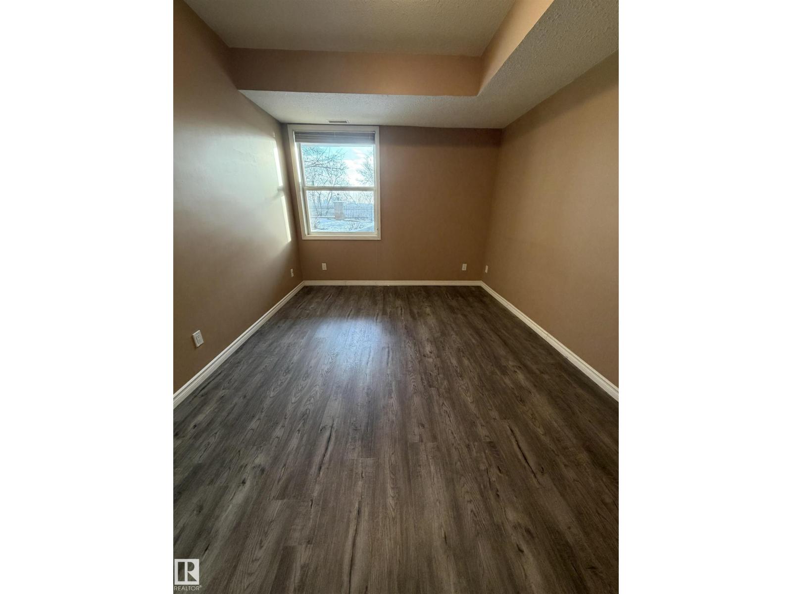 #113 9507 101 AV NW - 4