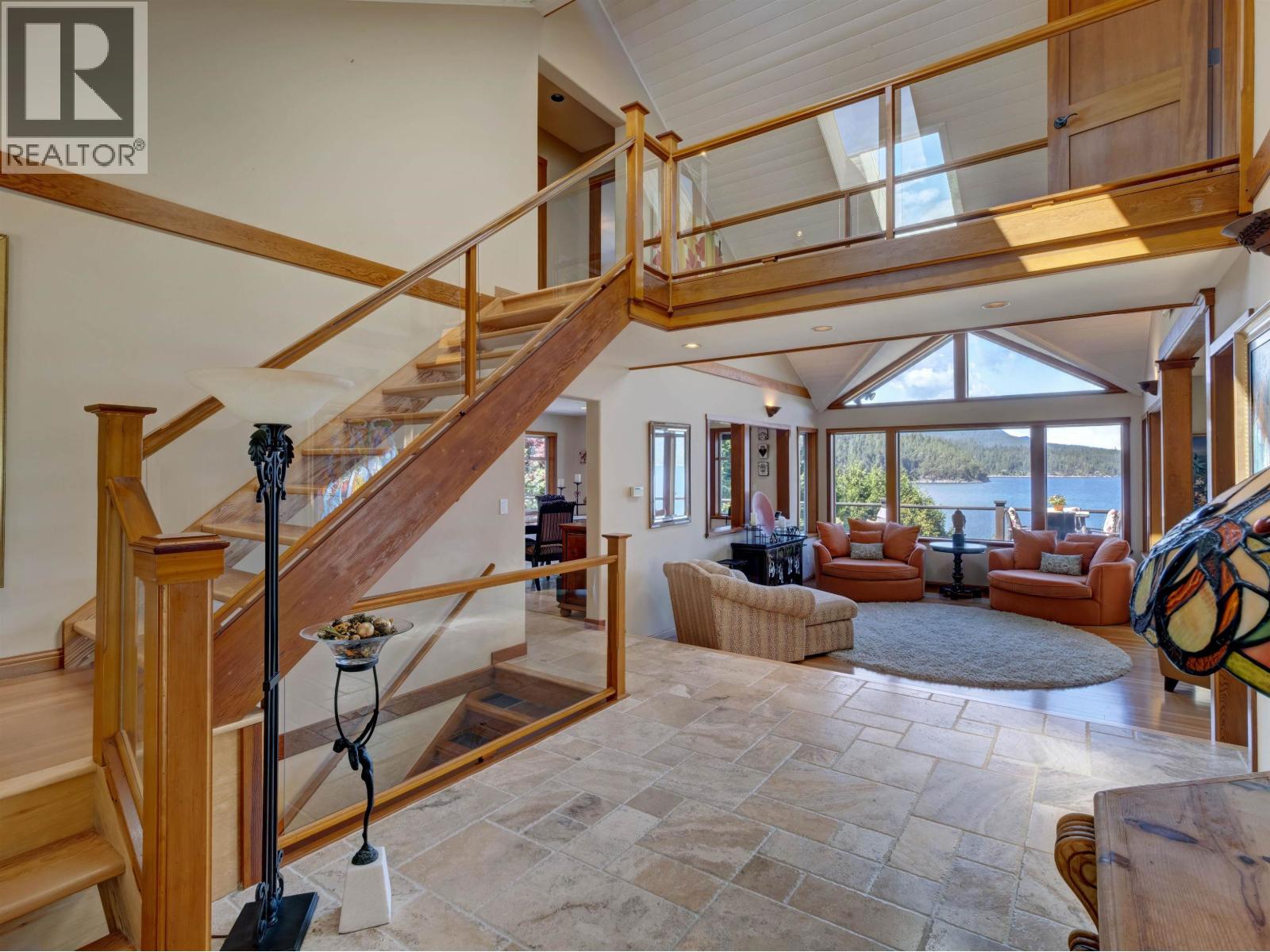 6480 SHORELINE PLACE, Sechelt