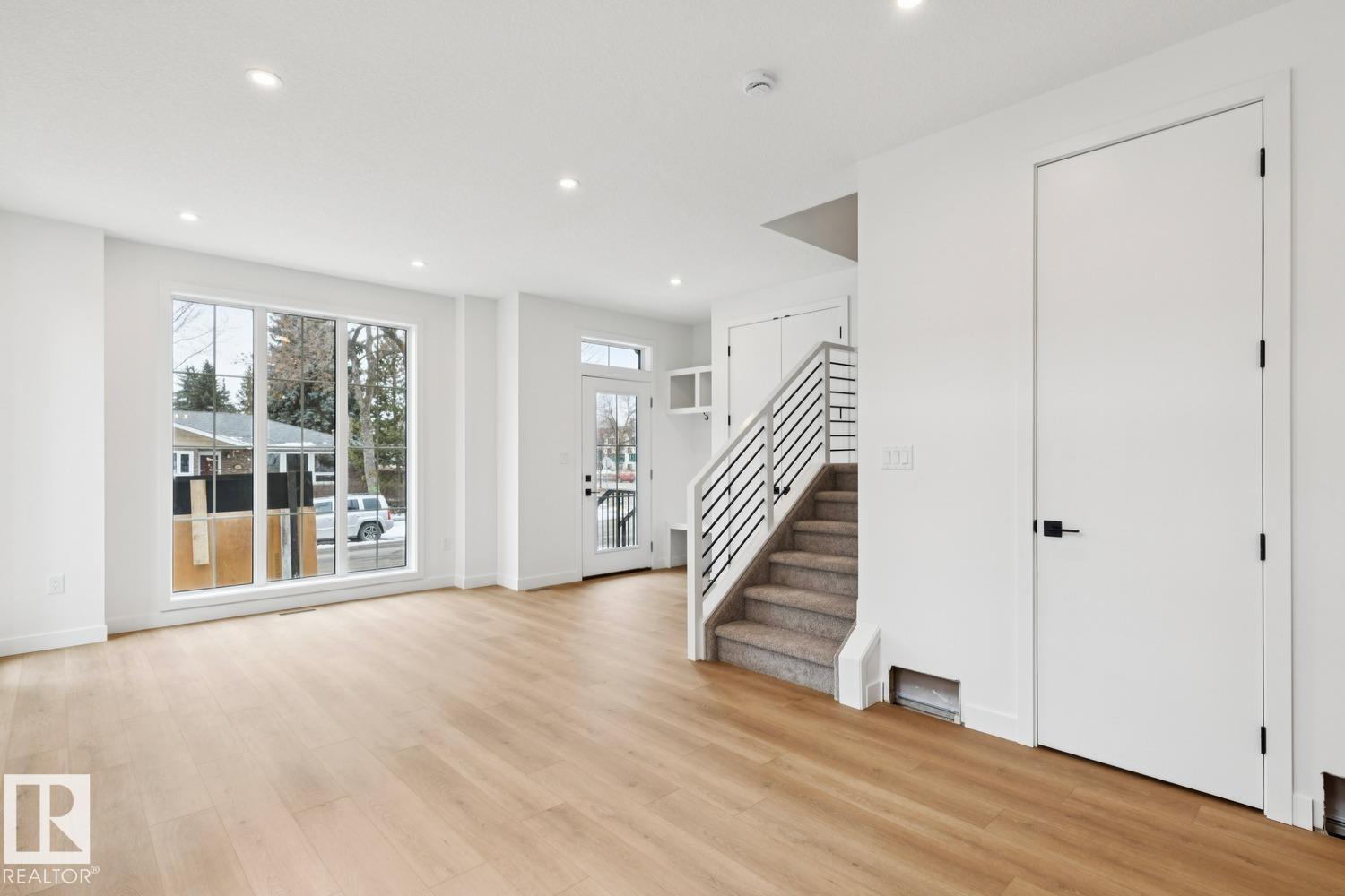 14816 93 AV NW - 16