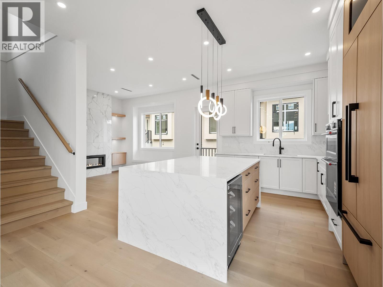 4 6885 AUBREY STREET, Burnaby