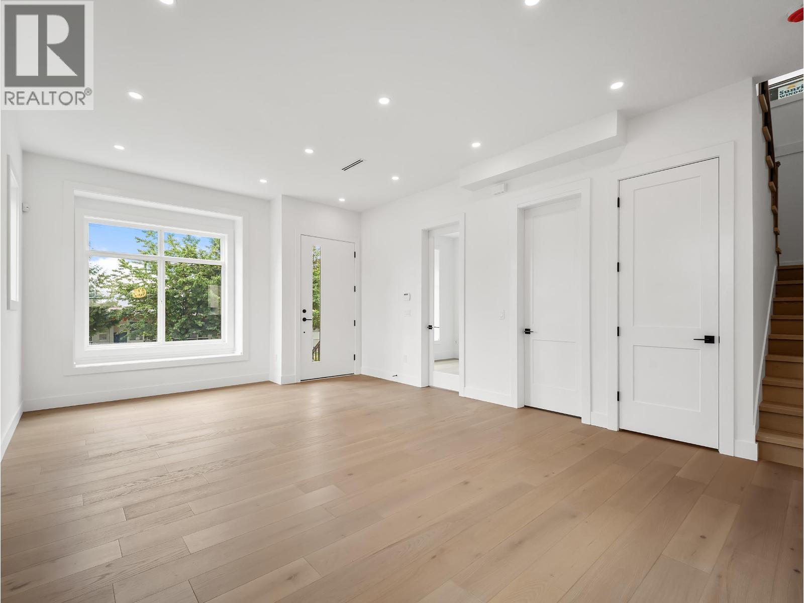 4 6885 AUBREY STREET, Burnaby