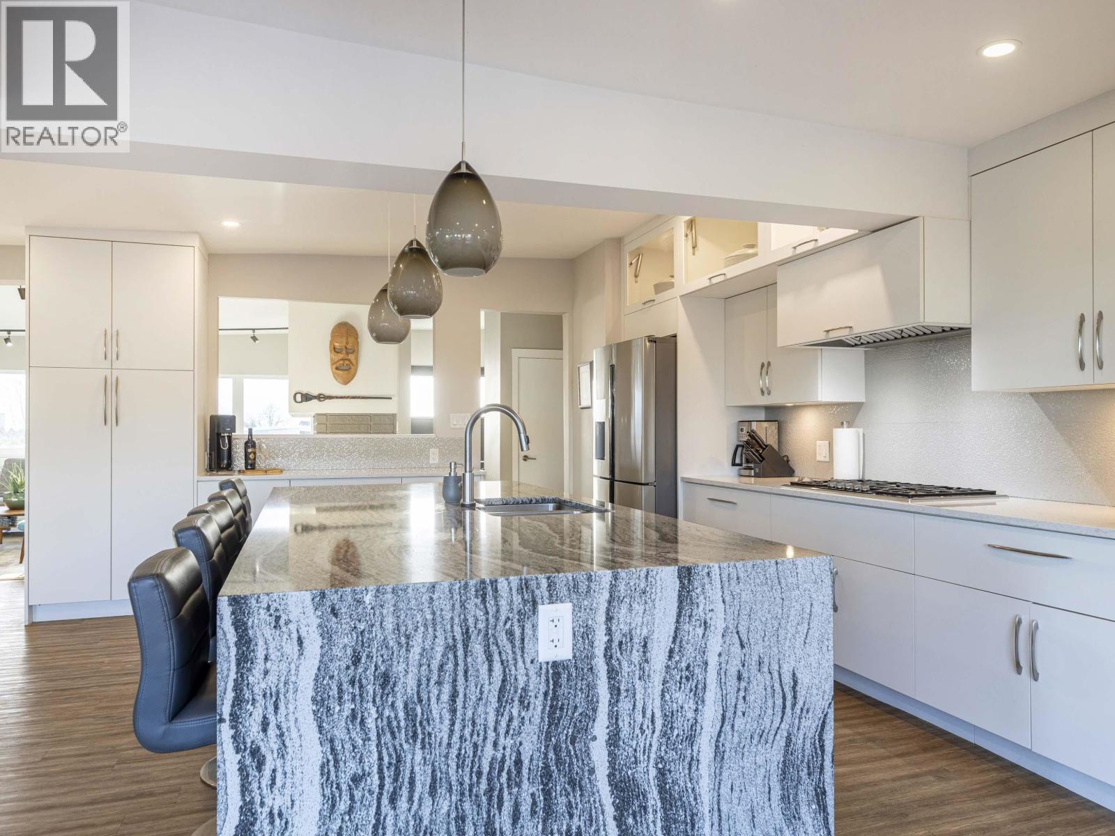 815 MASSEY STREET, New Westminster