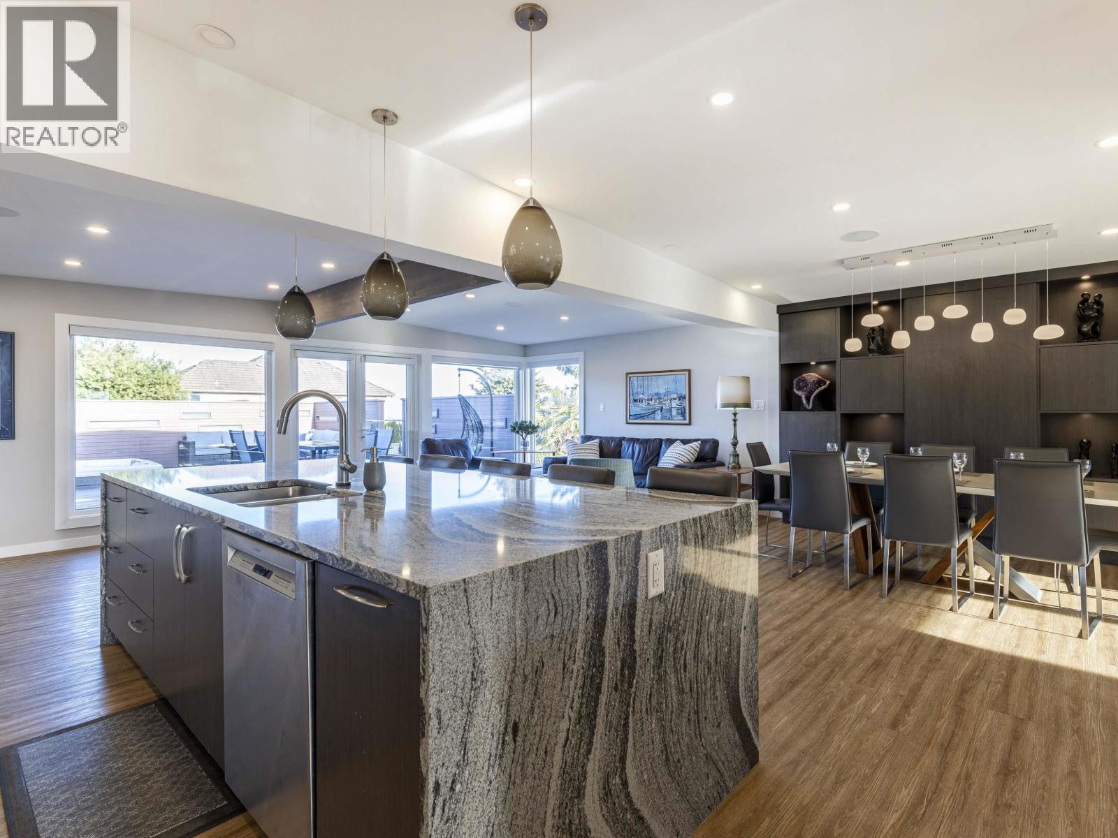 815 MASSEY STREET, New Westminster