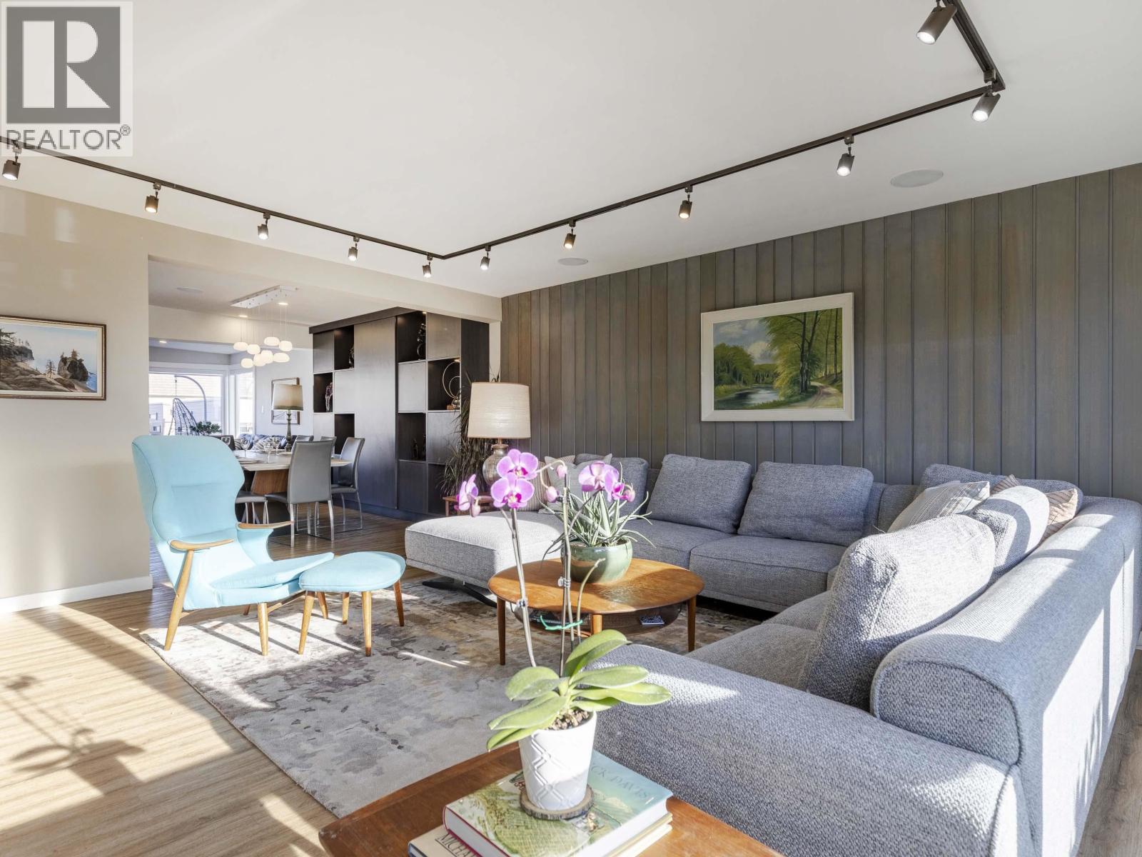 815 MASSEY STREET, New Westminster