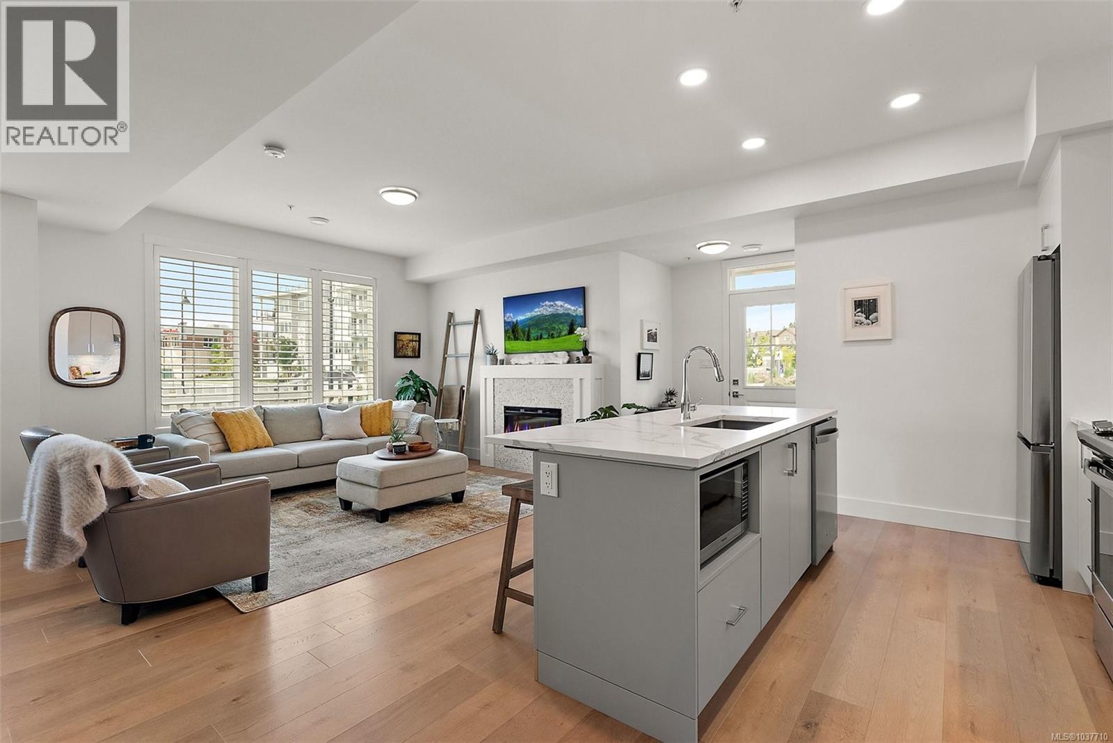 #101 3501 Dunlin St - 11