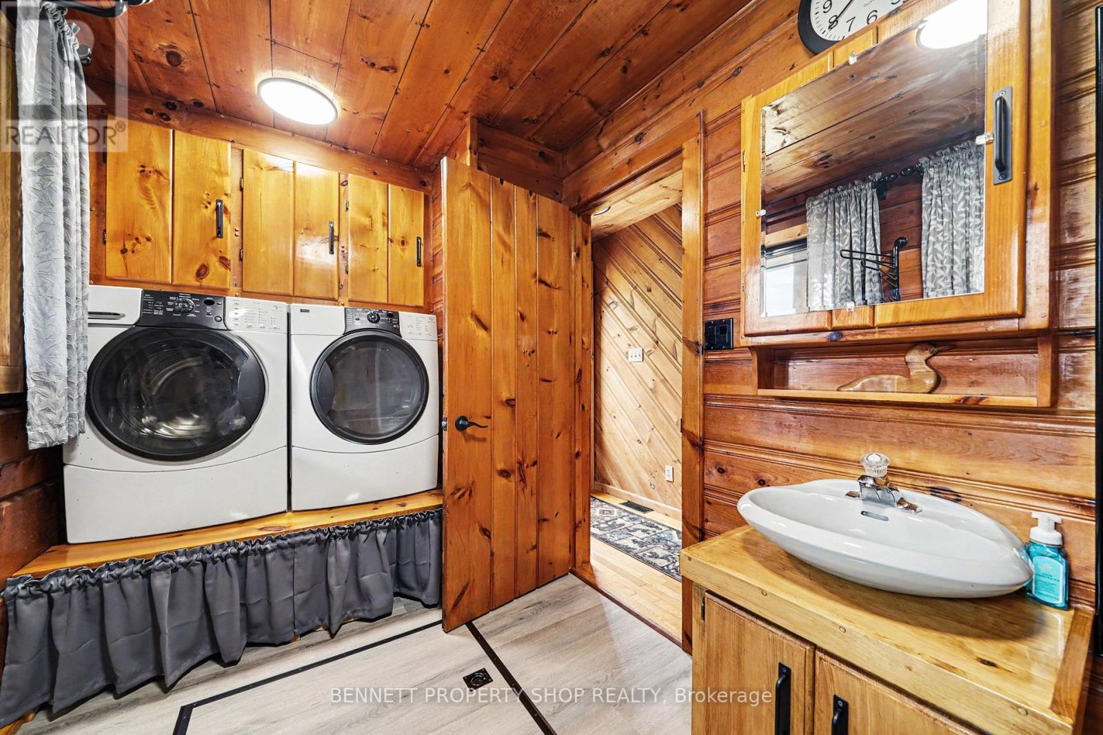 60 CORKTOWN LANE - 12
