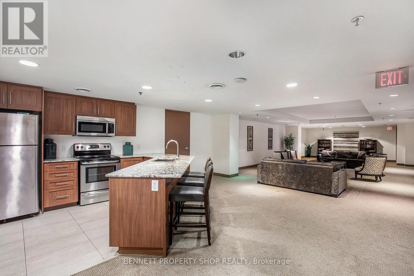 #807 242 RIDEAU STREET - 10