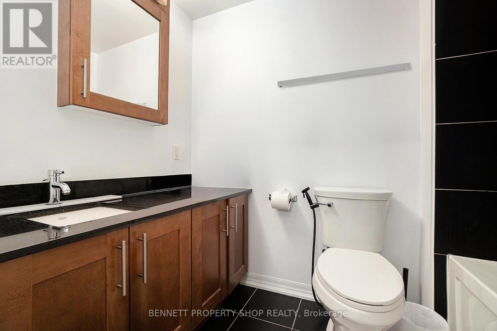 #807 242 RIDEAU STREET - 7