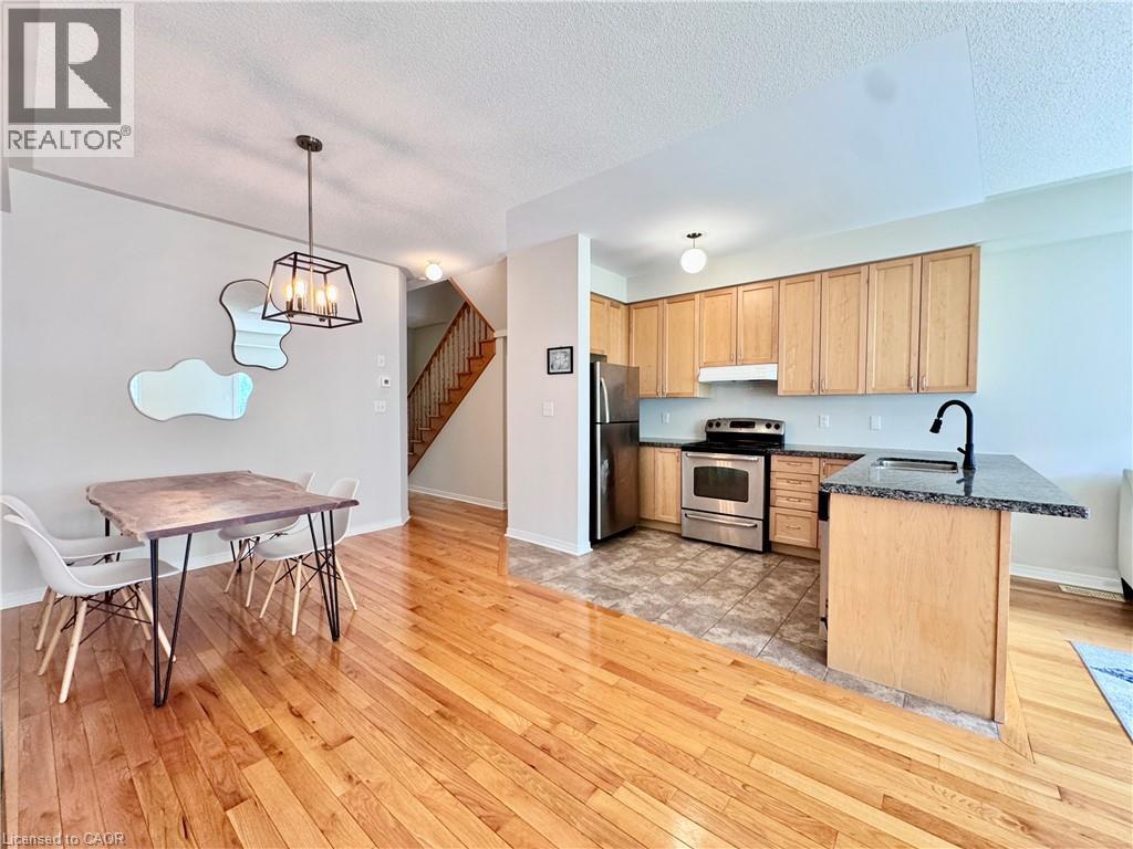 110 HIGHLAND Road E Unit# 53, Kitchener, Ontario, N2M3S1 — Photo 2