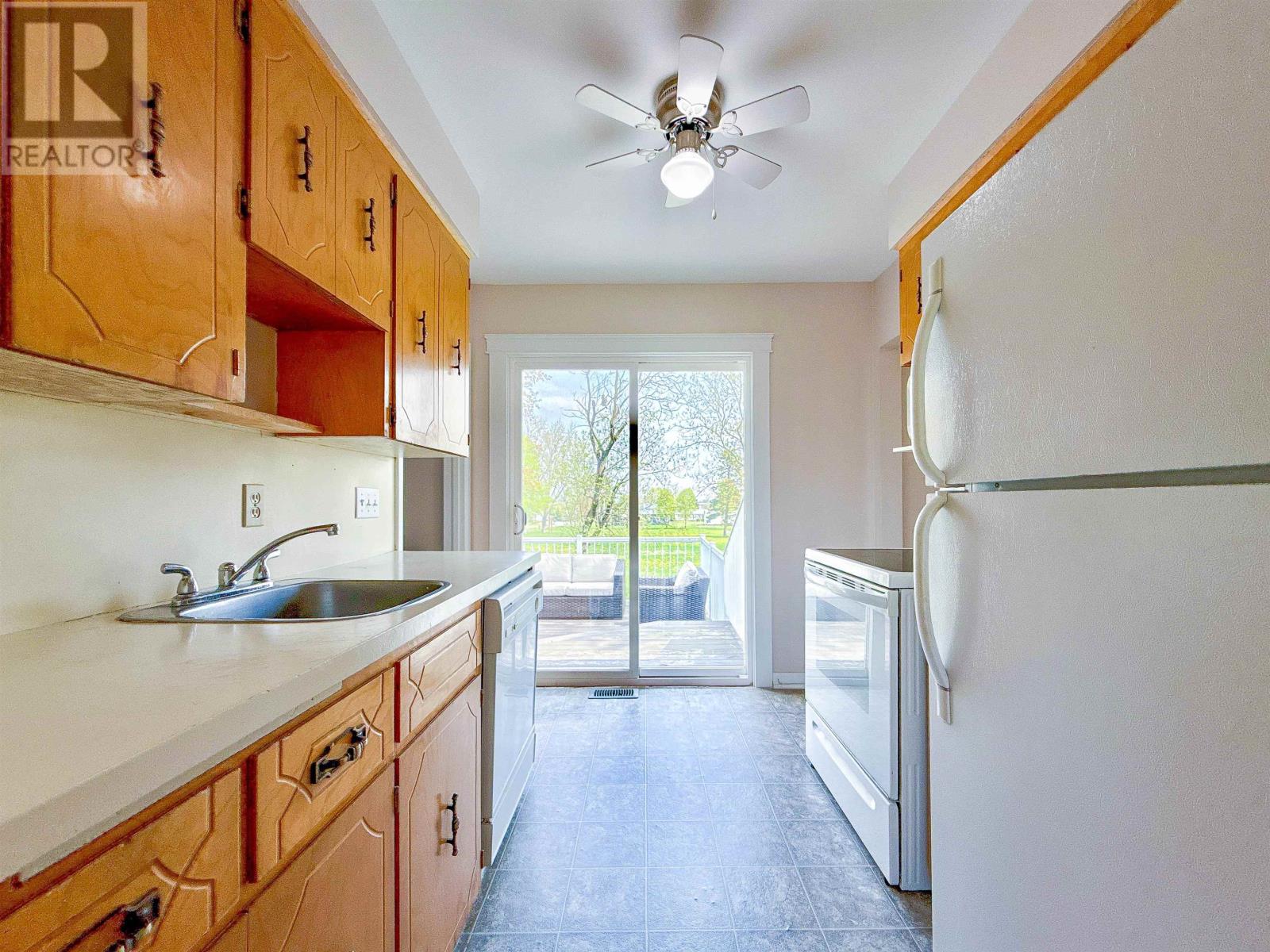 17 Poplar Avenue - 11