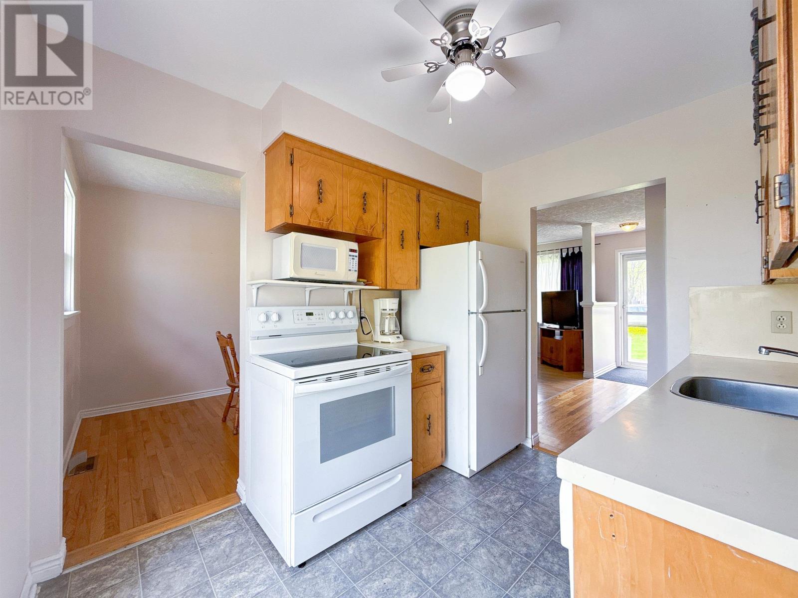 17 Poplar Avenue - 13