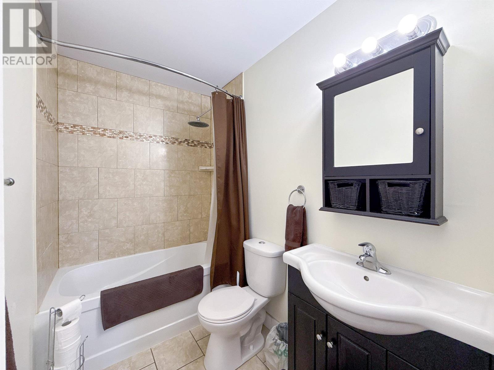 17 Poplar Avenue - 16