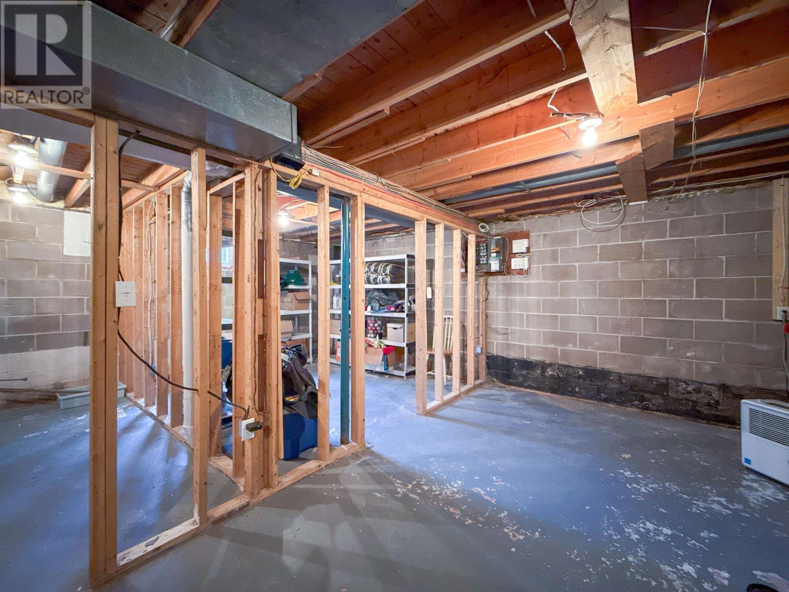 17 Poplar Avenue - 18