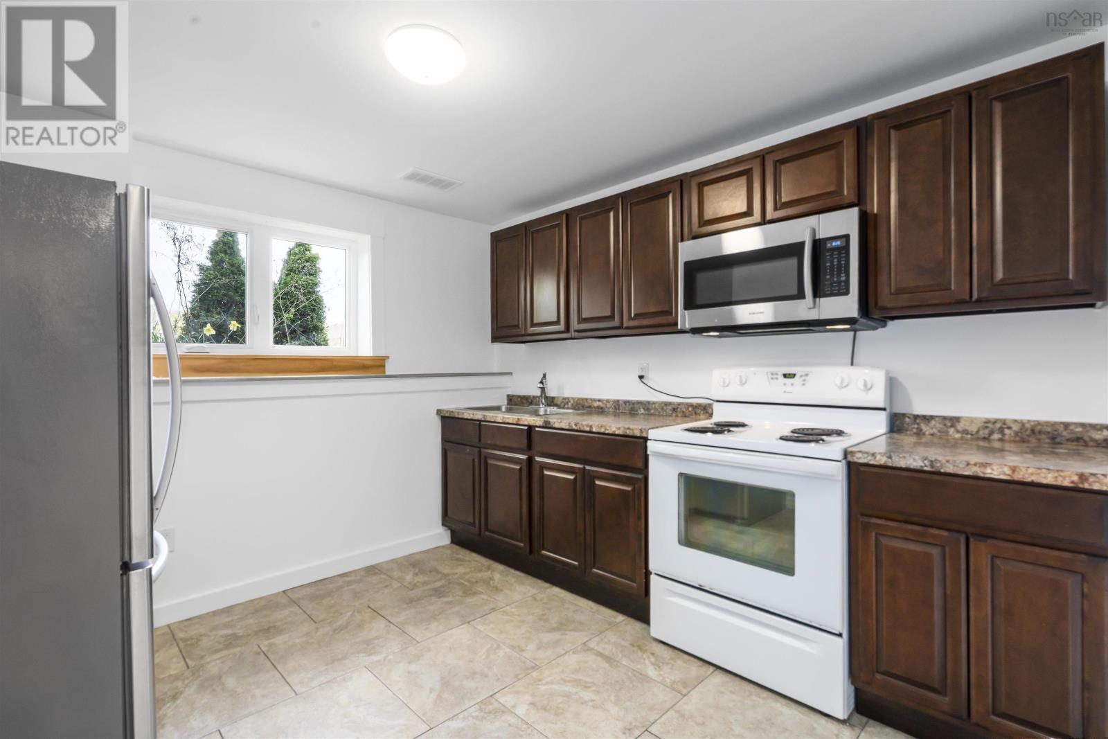 Property 37 of 40 of 24 Birchview Drive