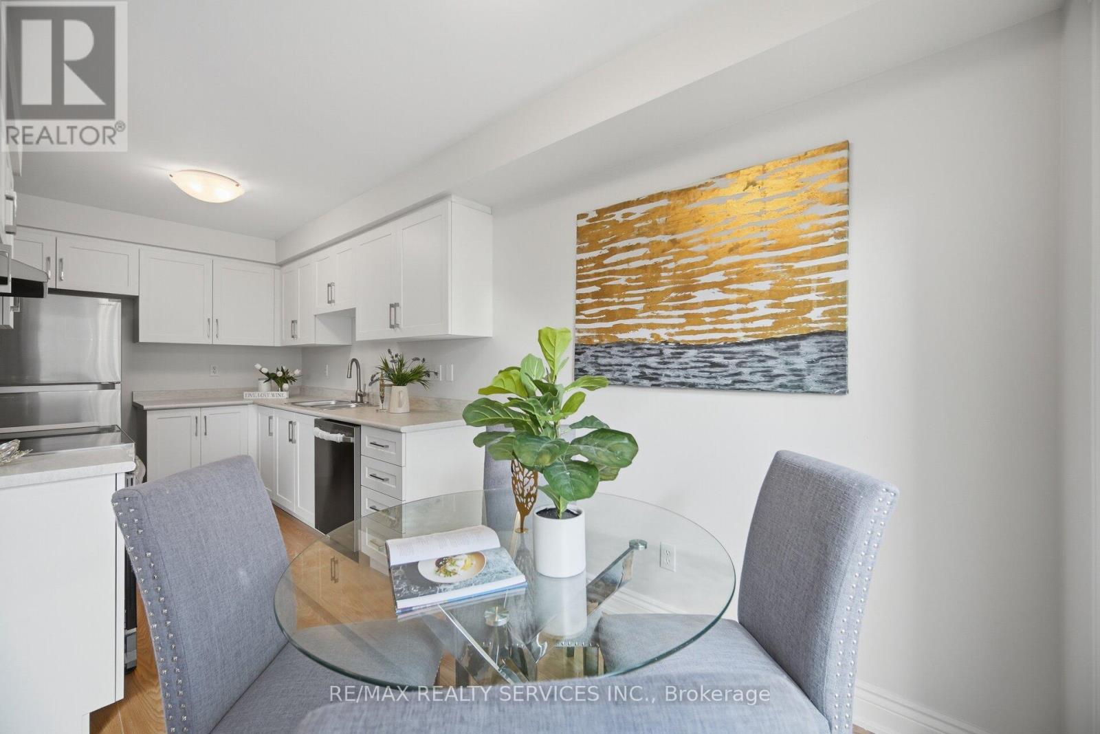45 MONACO COURT - 11