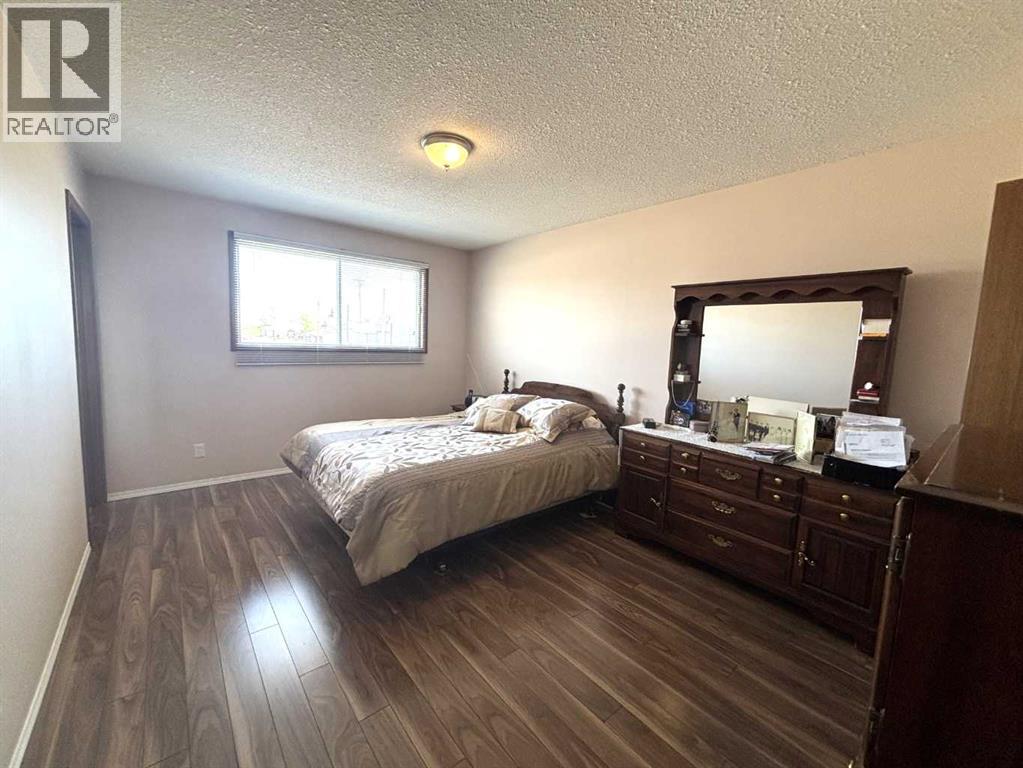 5015 50 Avenue — photo 14