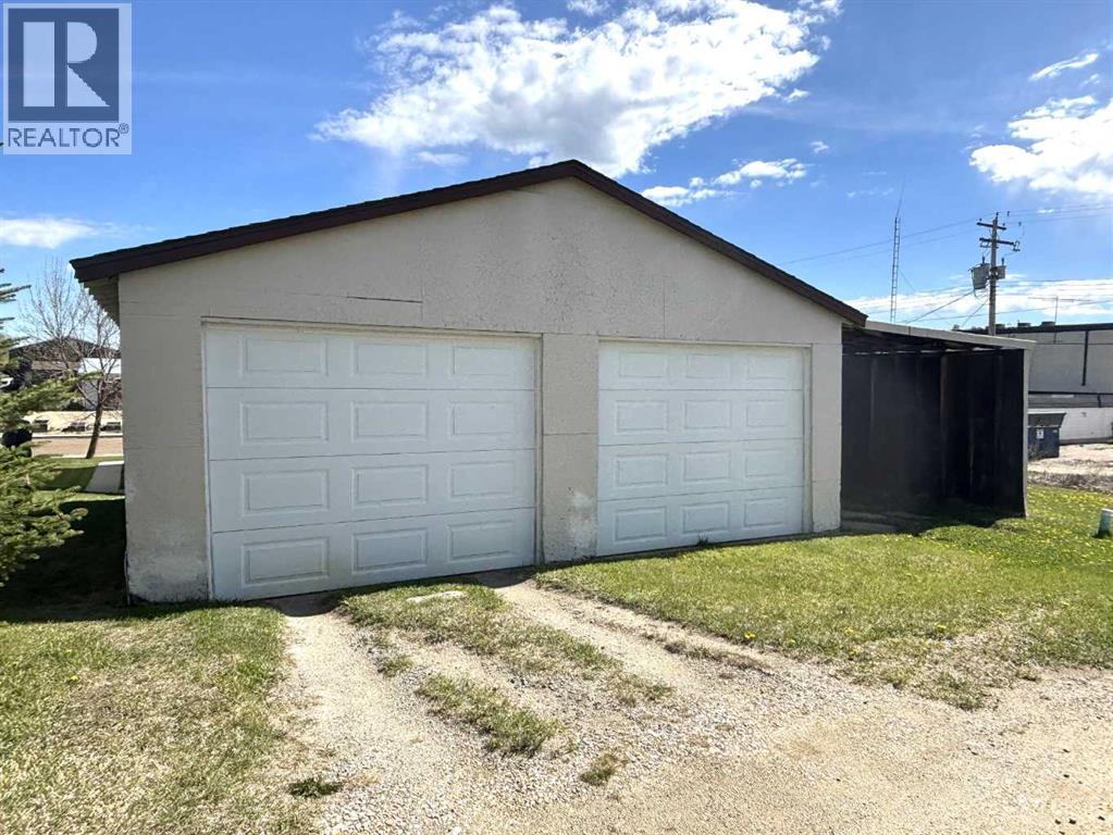 5015 50 Avenue - photo 3