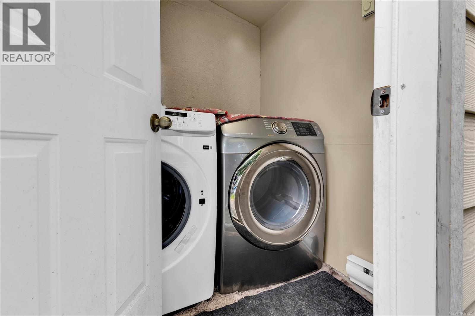 251 Sims Ave - 16