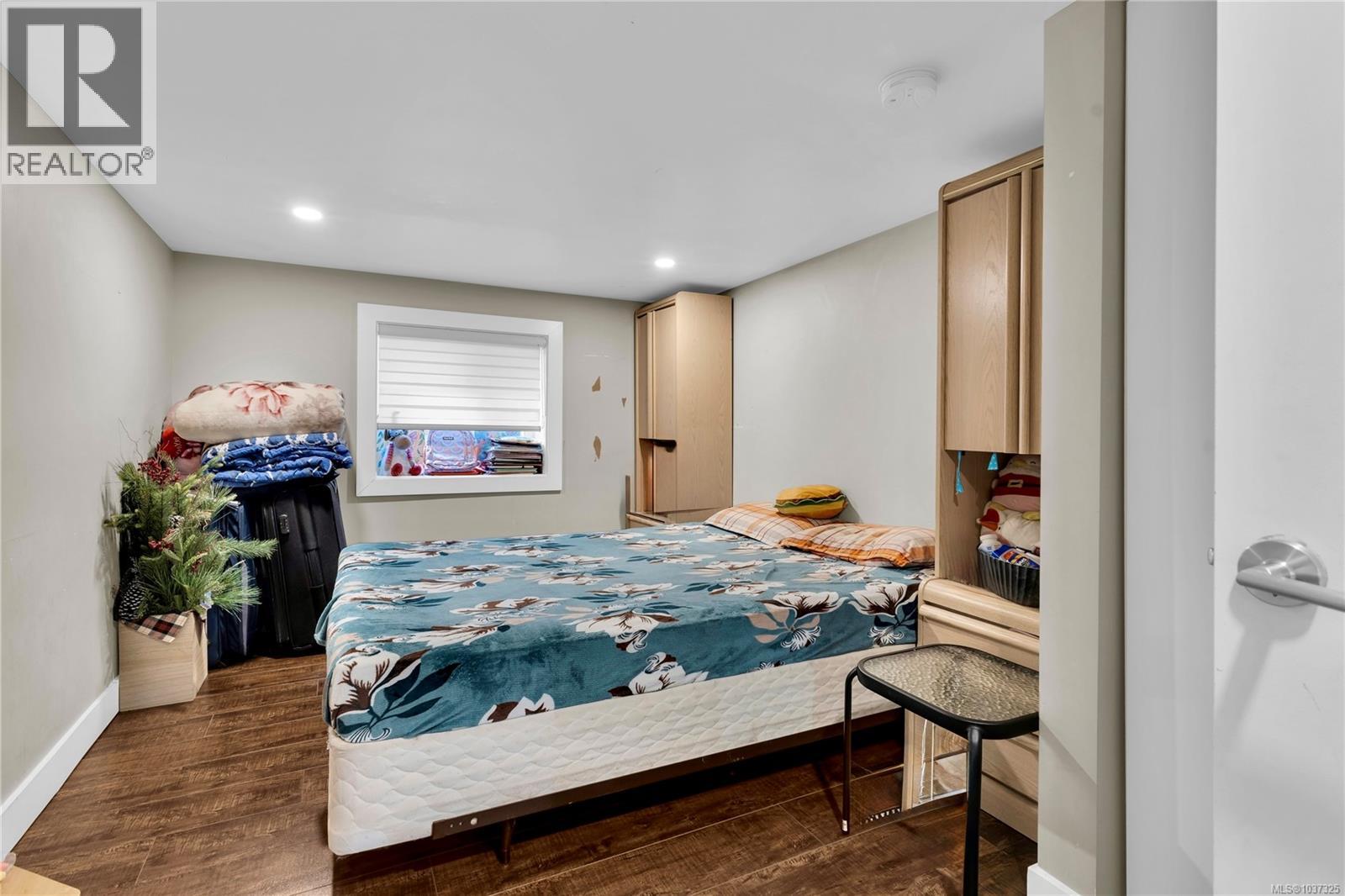 251 Sims Ave - 23
