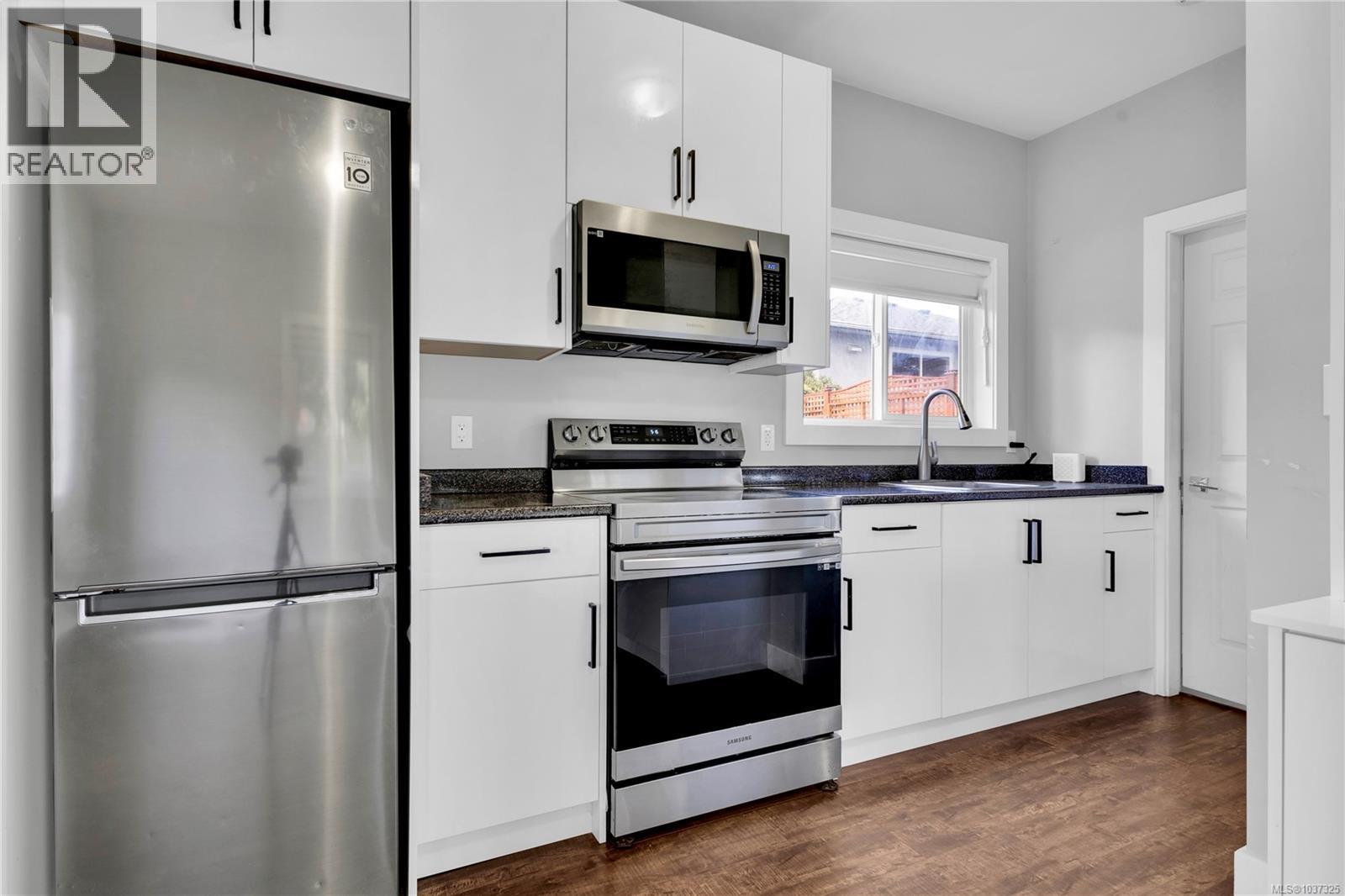 251 Sims Ave - 29