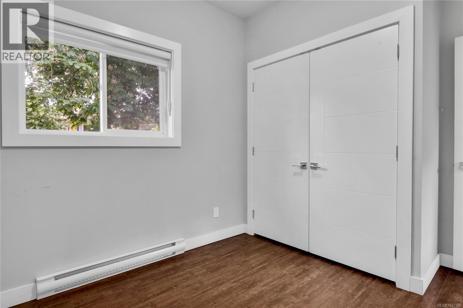 251 Sims Ave - 33