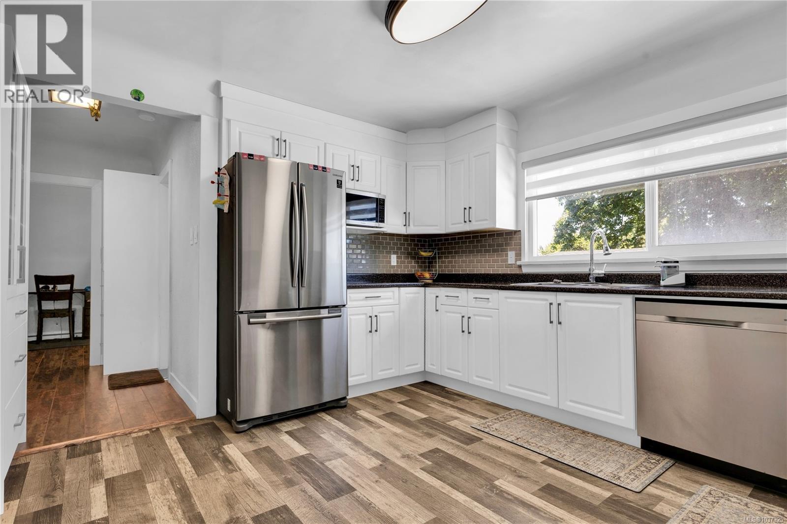 251 Sims Ave - 8
