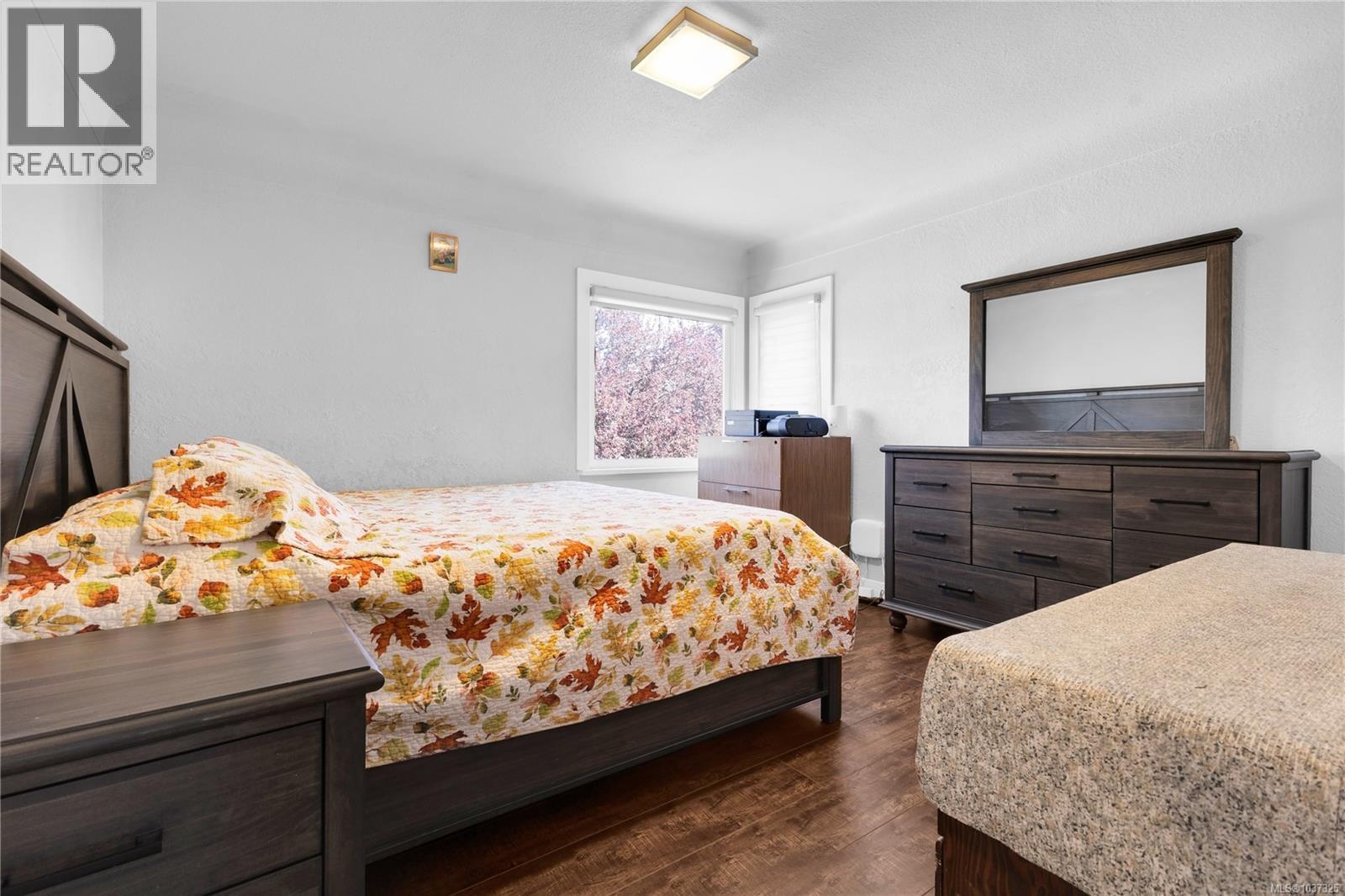 251 Sims Ave - 11