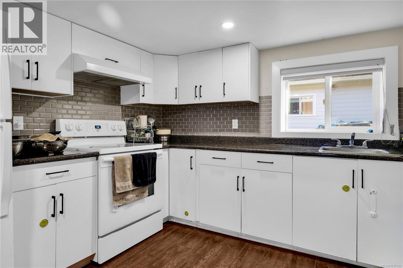 251 Sims Ave - 20