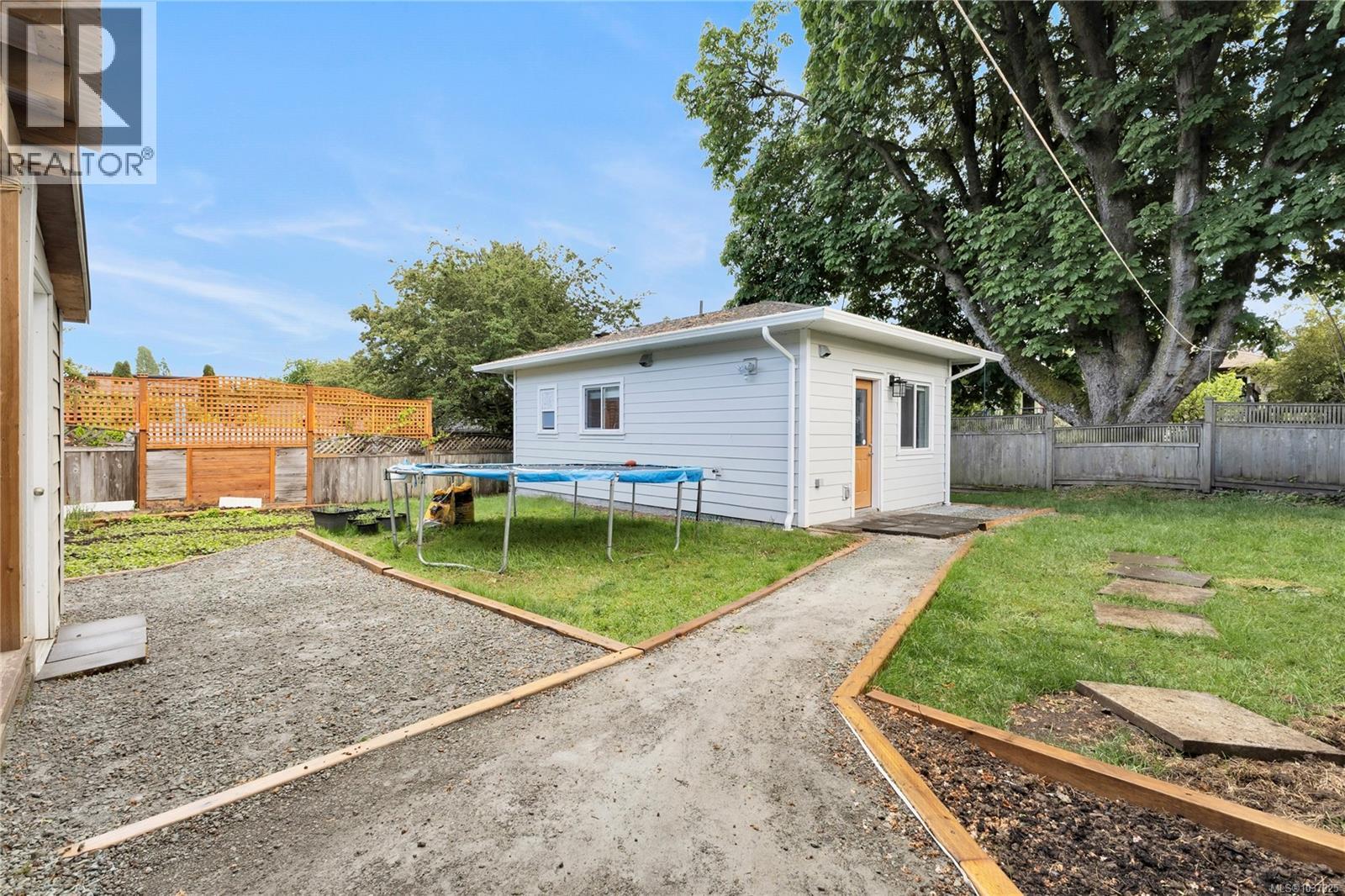 251 Sims Ave - 25