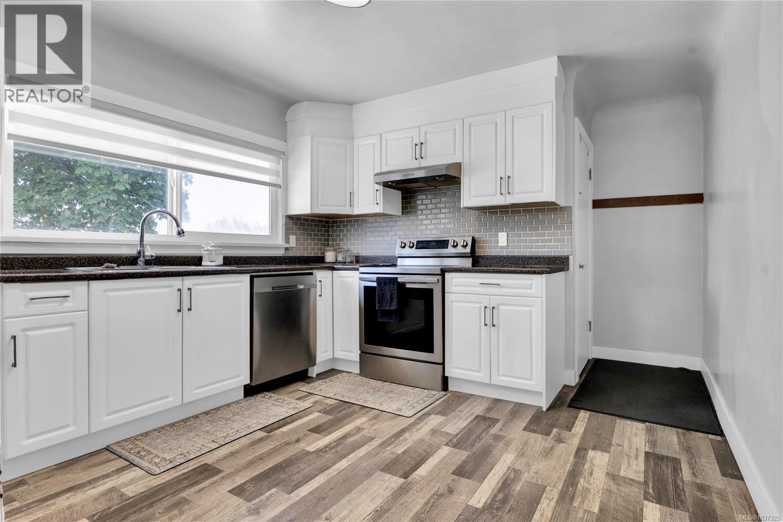 251 Sims Ave - 9