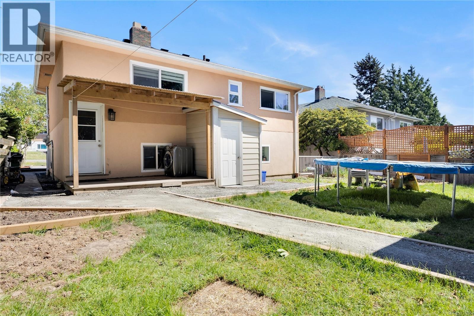 251 Sims Ave - 36