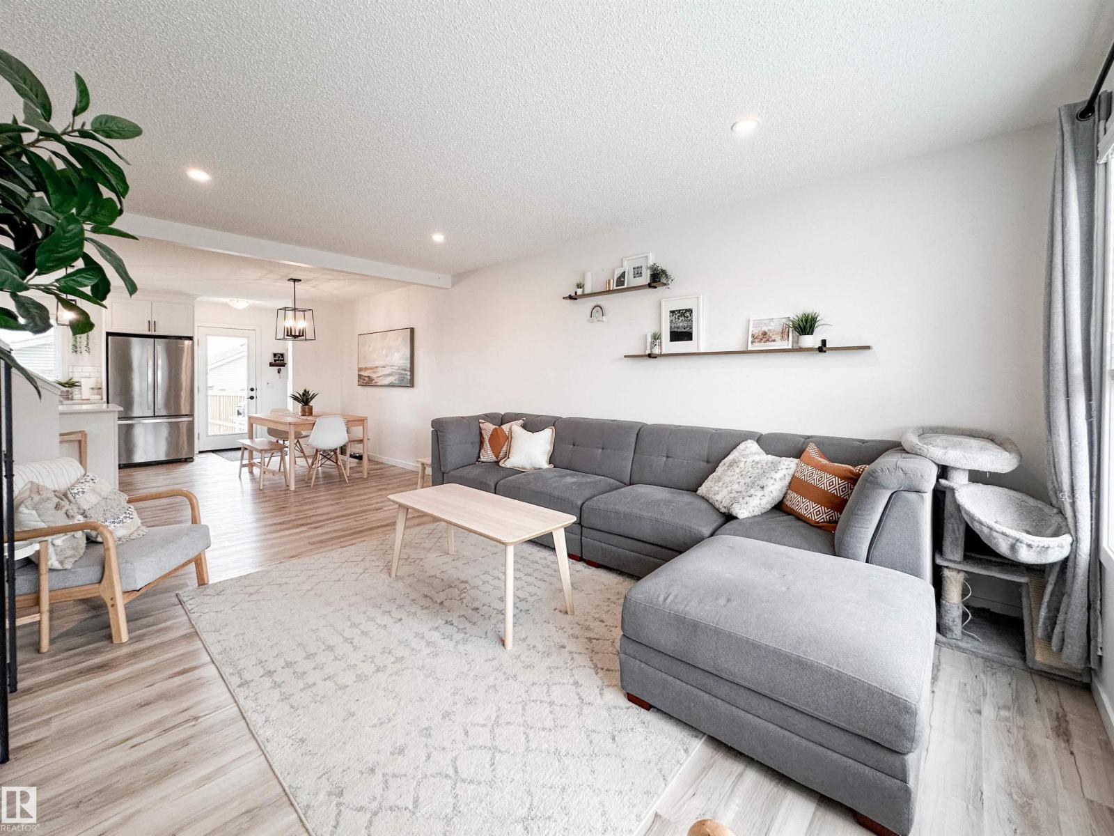 21019 130 AV NW - 3