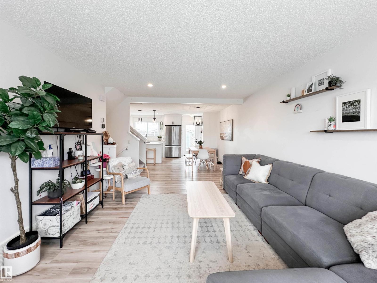 21019 130 AV NW - 4