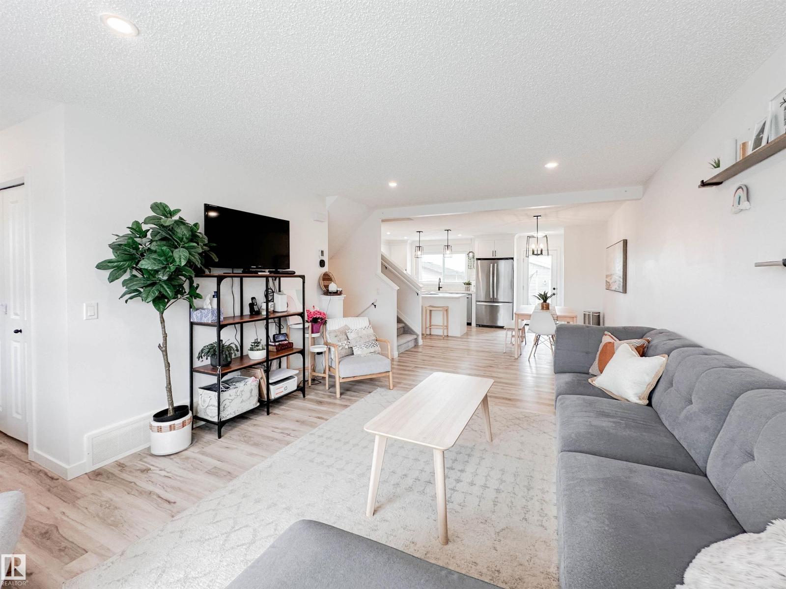 21019 130 AV NW - 5