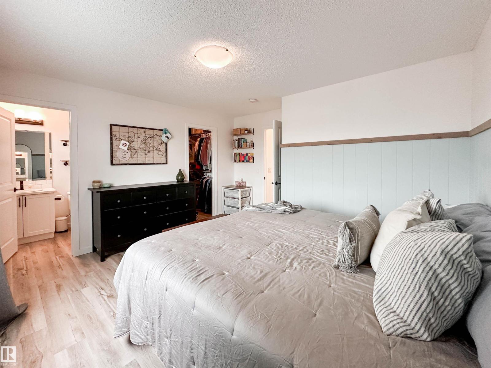 21019 130 AV NW - 33