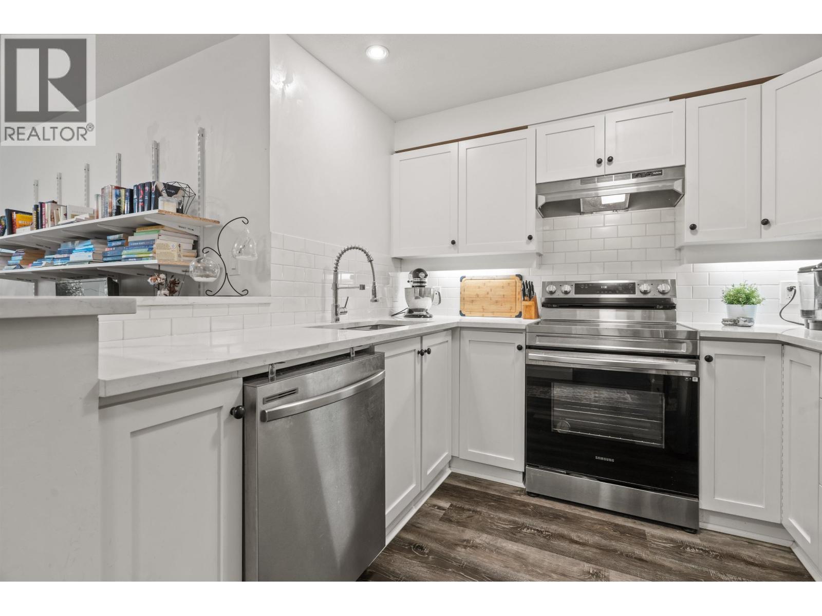213 15 SMOKEY SMITH PLACE, New Westminster