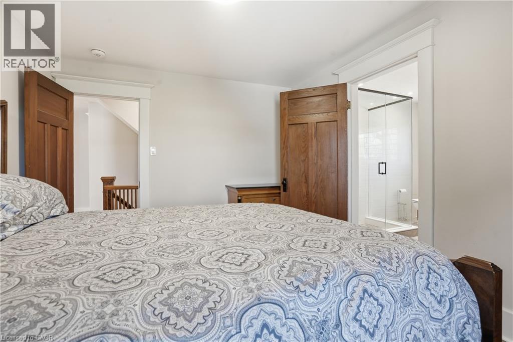 50-52 & 54 PARK Road N, Grimsby, Ontario, L3M2P3 — Photo 2