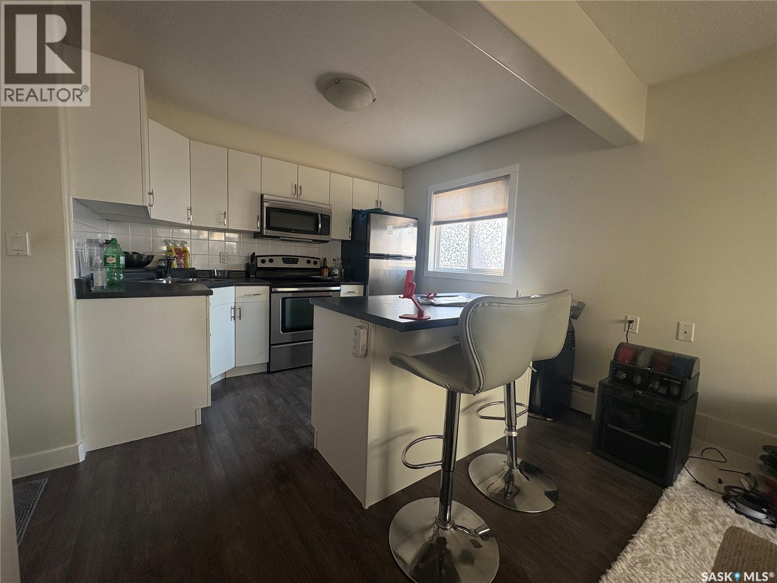 #3 2060 Lorne STREET - 6