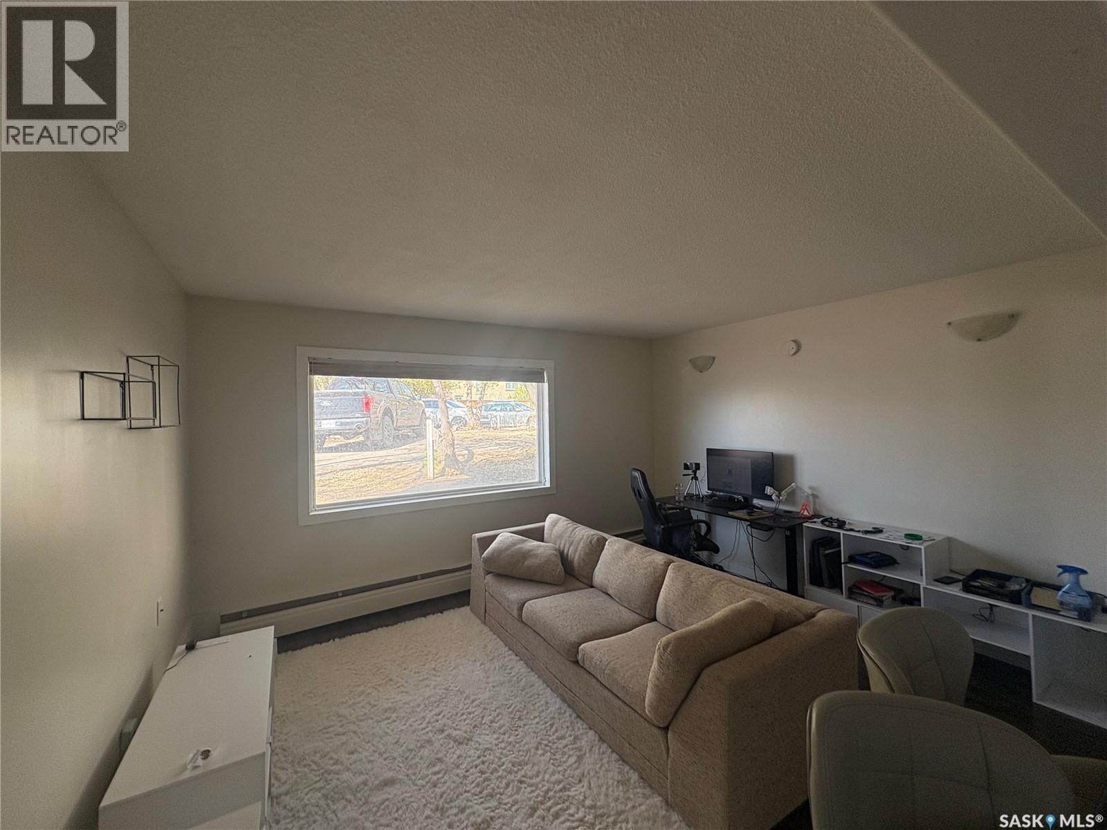 #3 2060 Lorne STREET - 8