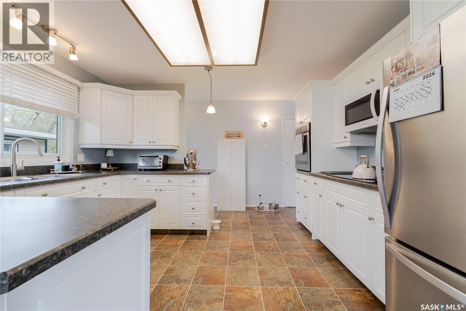 1325 King CRESCENT - 12