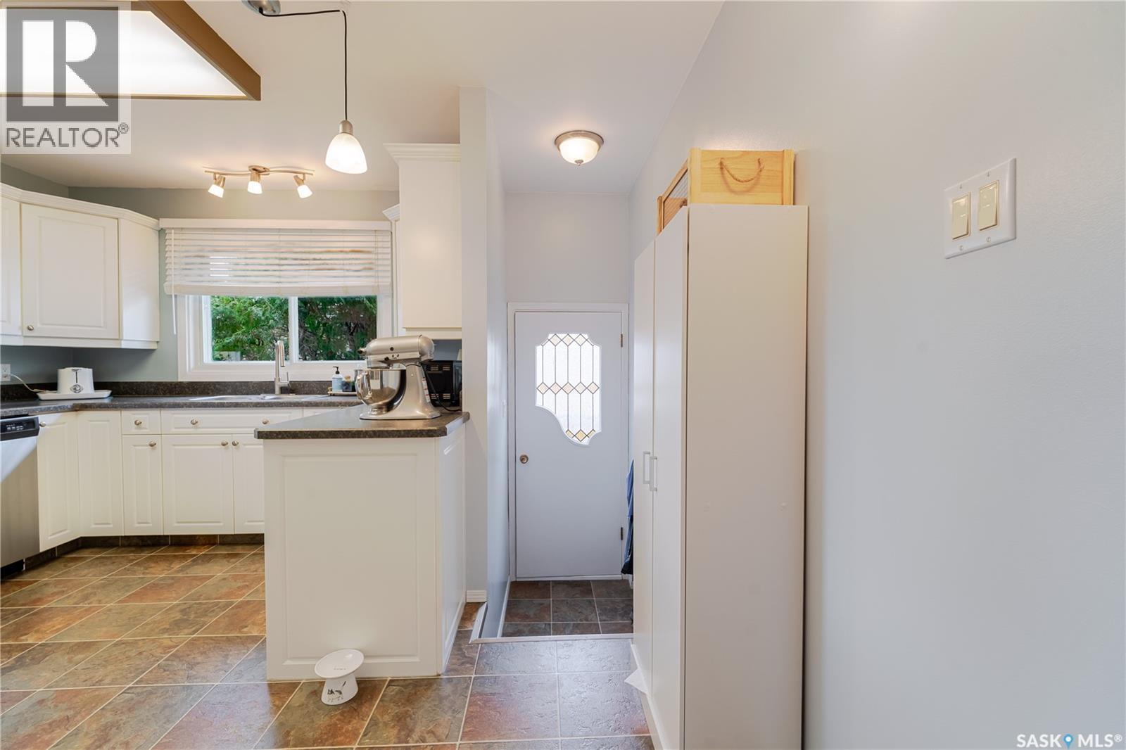 1325 King CRESCENT - 16