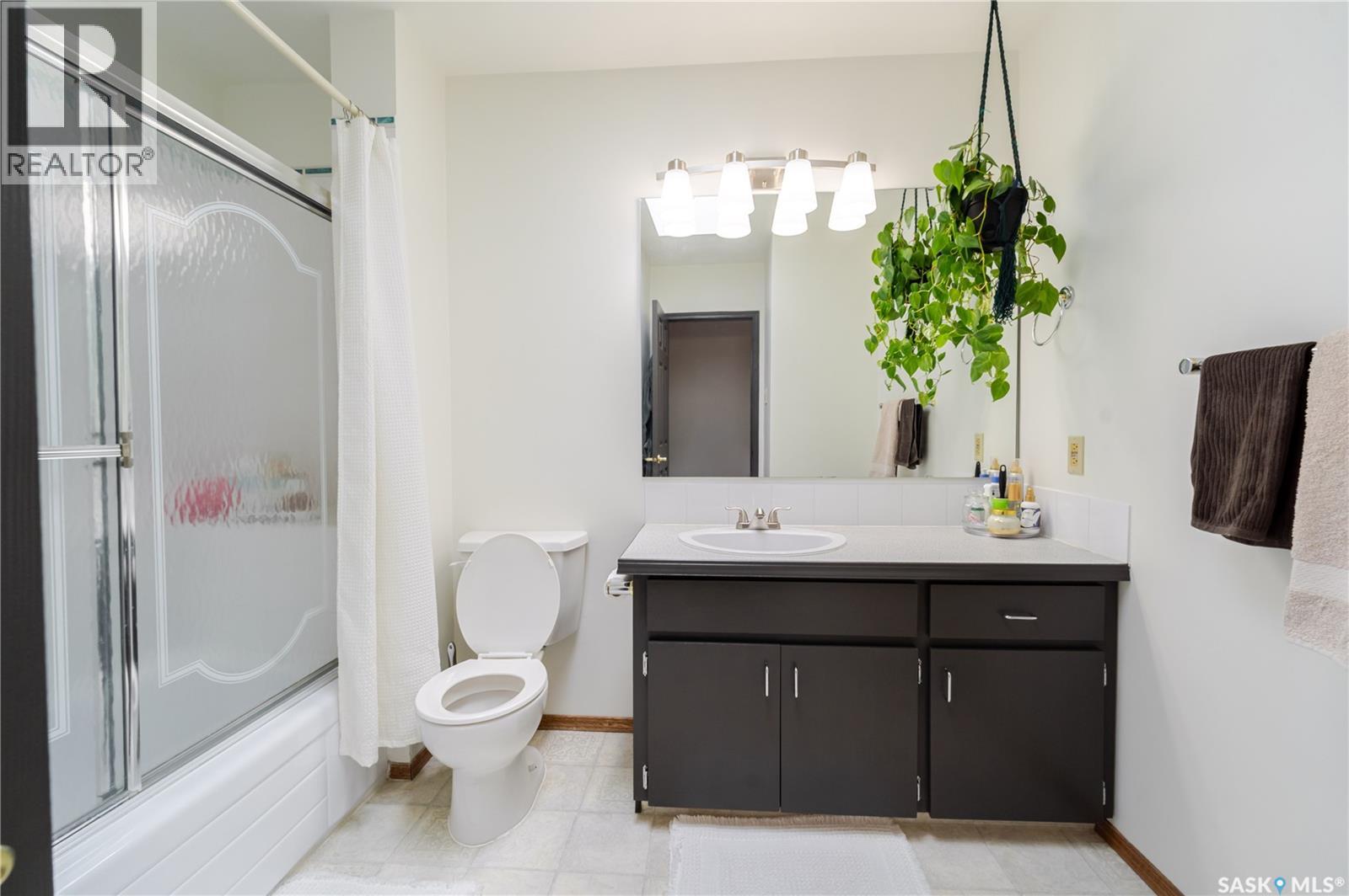 1325 King CRESCENT - 18
