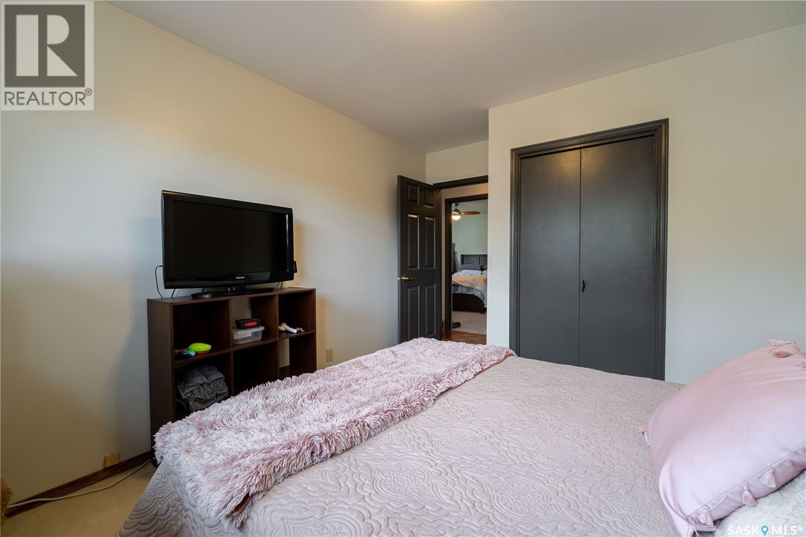 1325 King CRESCENT - 21