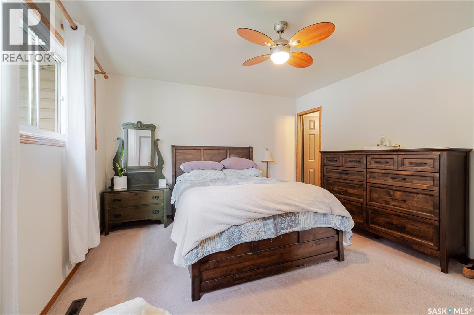 1325 King CRESCENT - 25