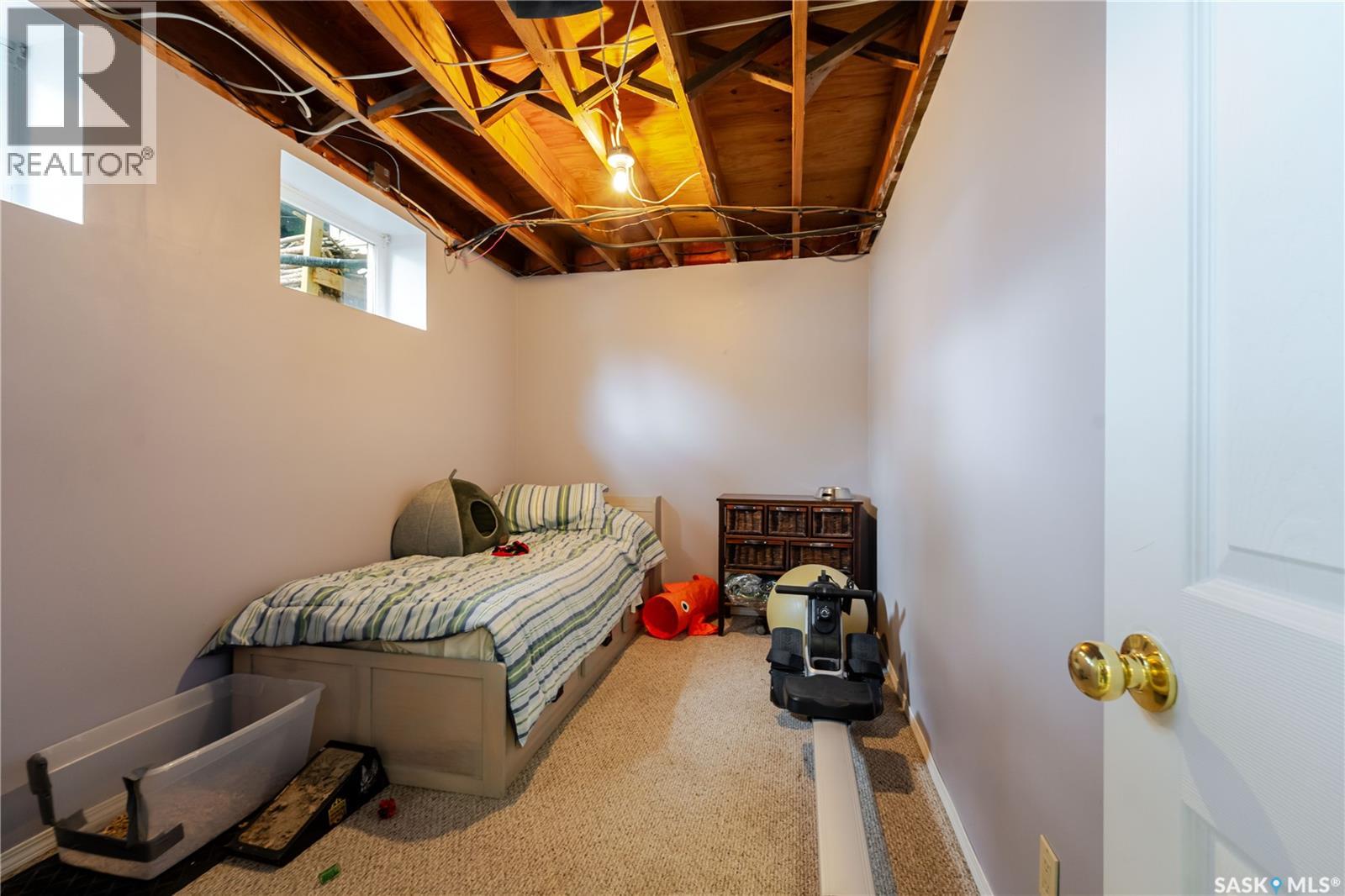 1325 King CRESCENT - 33