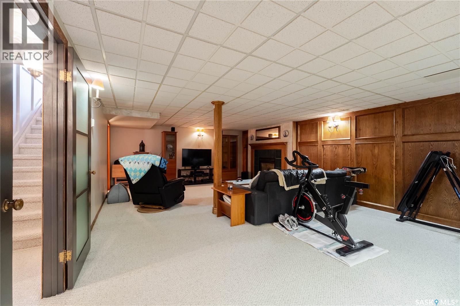 1325 King CRESCENT - 40