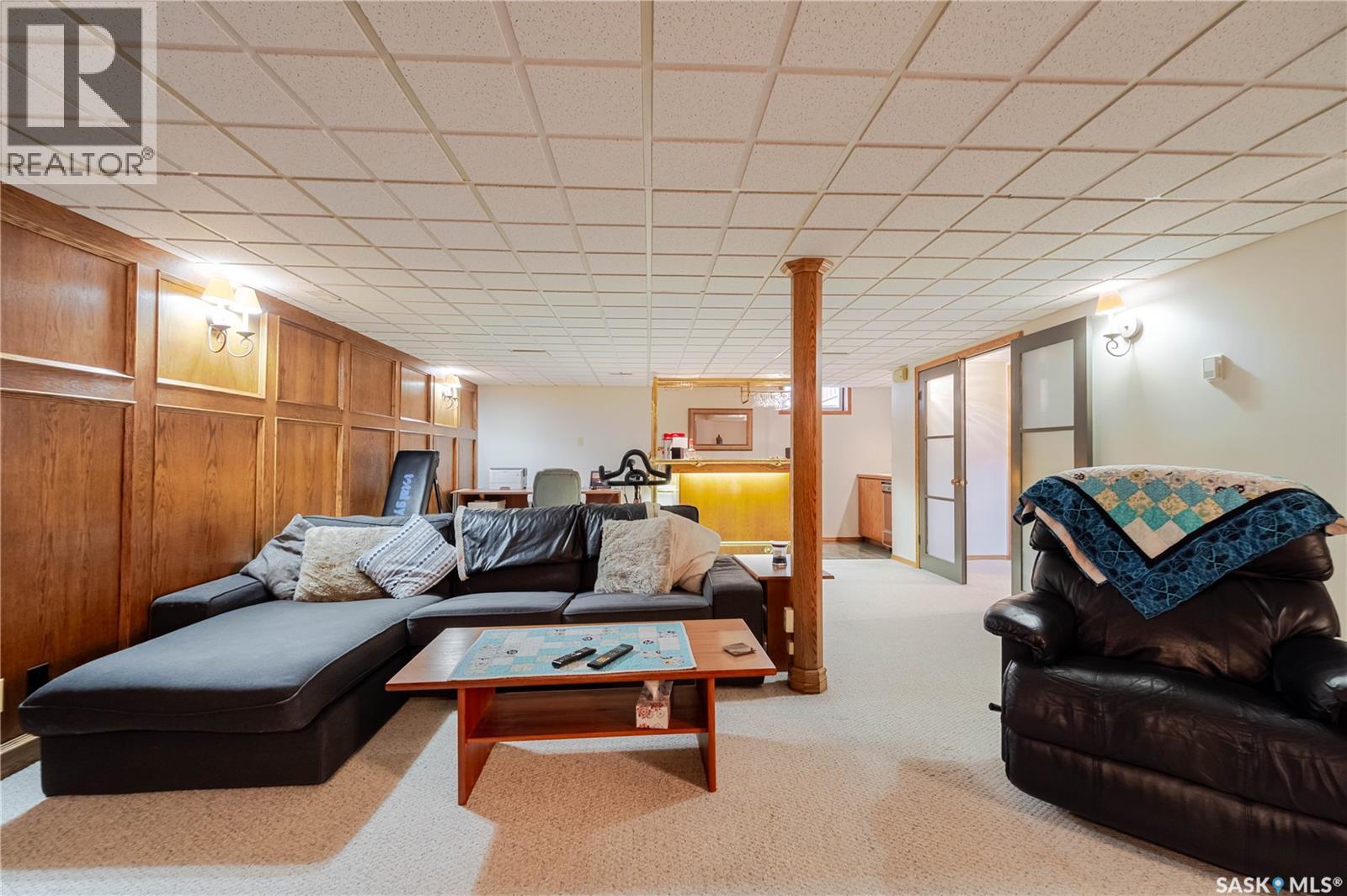 1325 King CRESCENT - 46