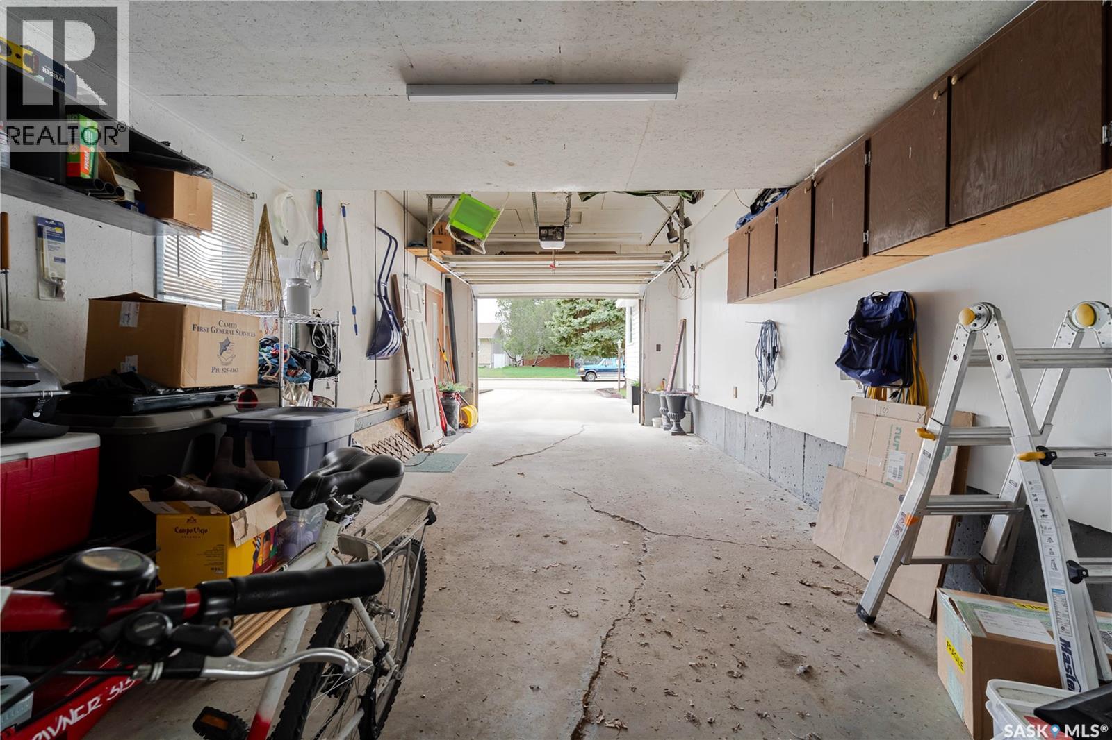 1325 King CRESCENT - 57