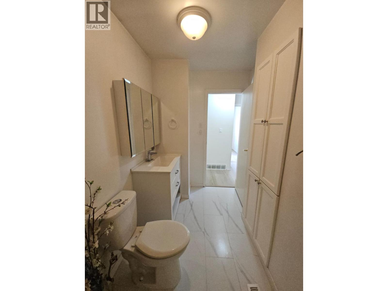 5237 42 Street NE - 17