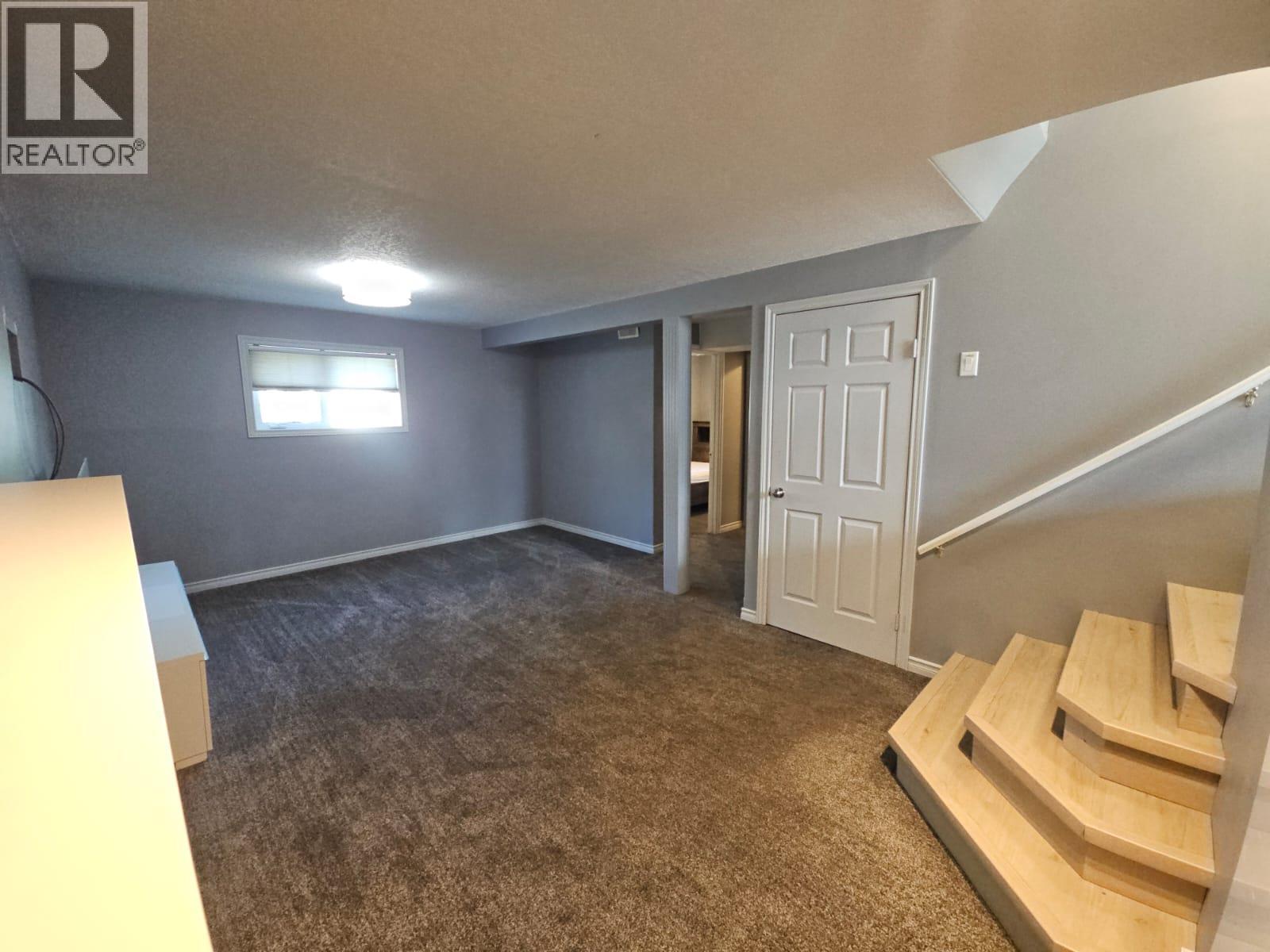 5237 42 Street NE - 38